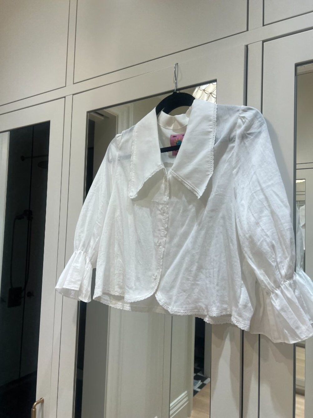 UNIF White Collared Peasant Blouse - Picture 3 of 4